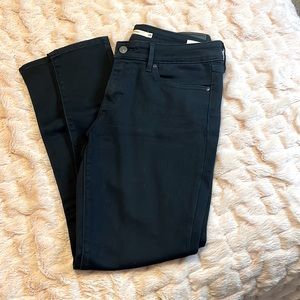 Black skinny Levi’s